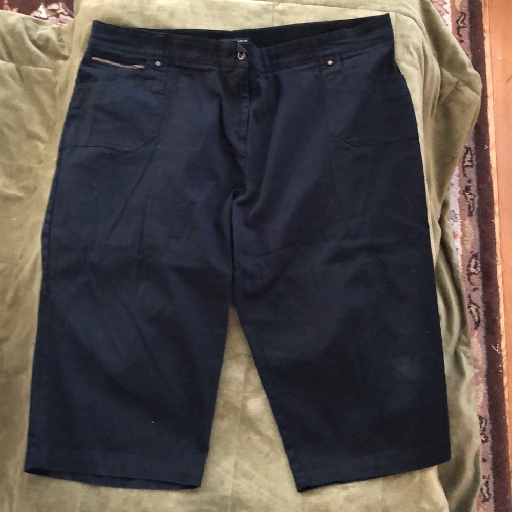Black Capris